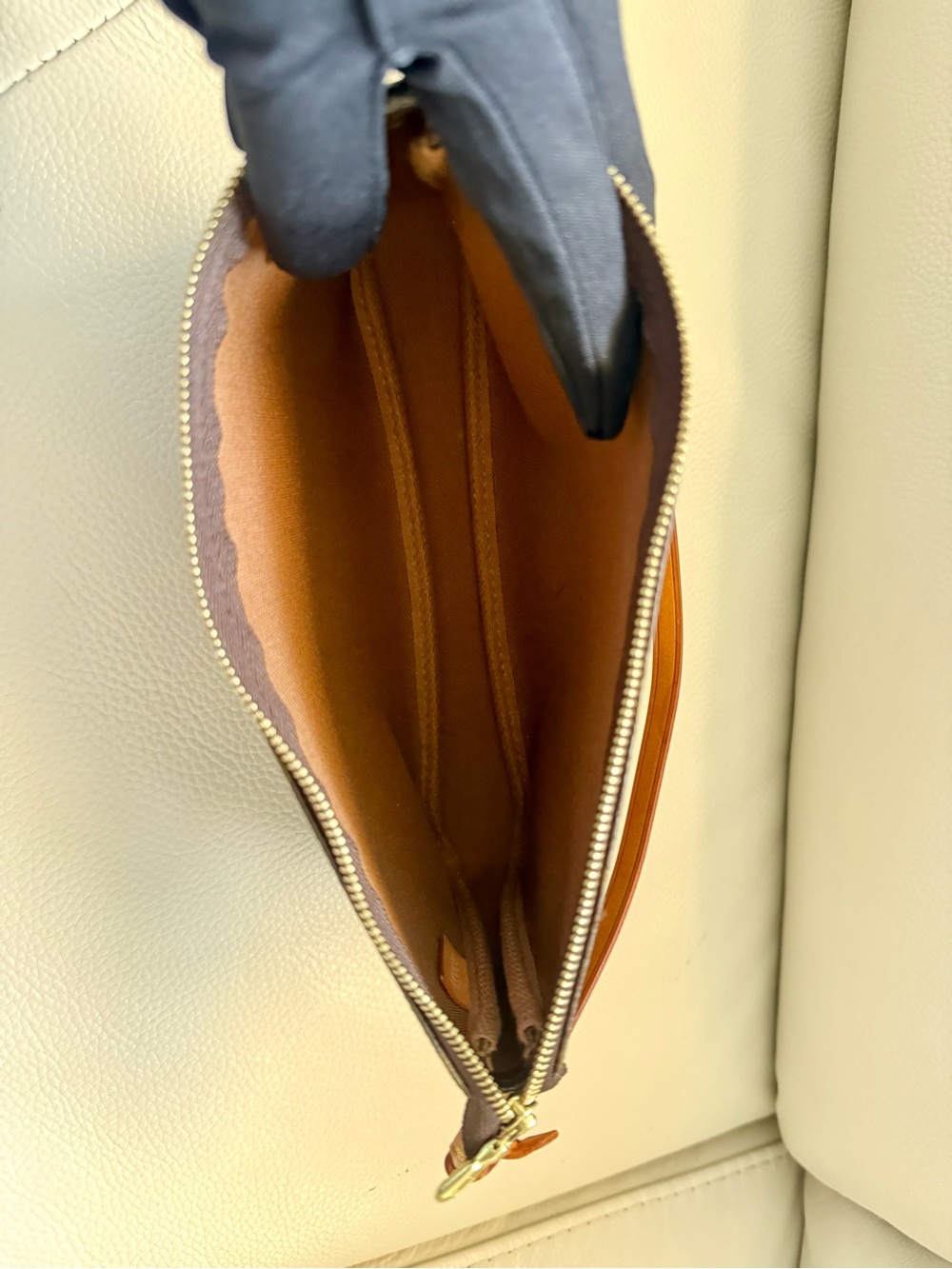 Louis Vuitton Monogram Pochette Accessoires - Brown Monogram with Vachetta Strap - Picture 9 of 9